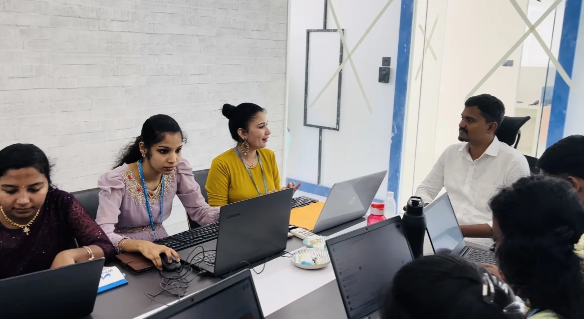 Submitinme SEO and digital marketing experts in a team meeting