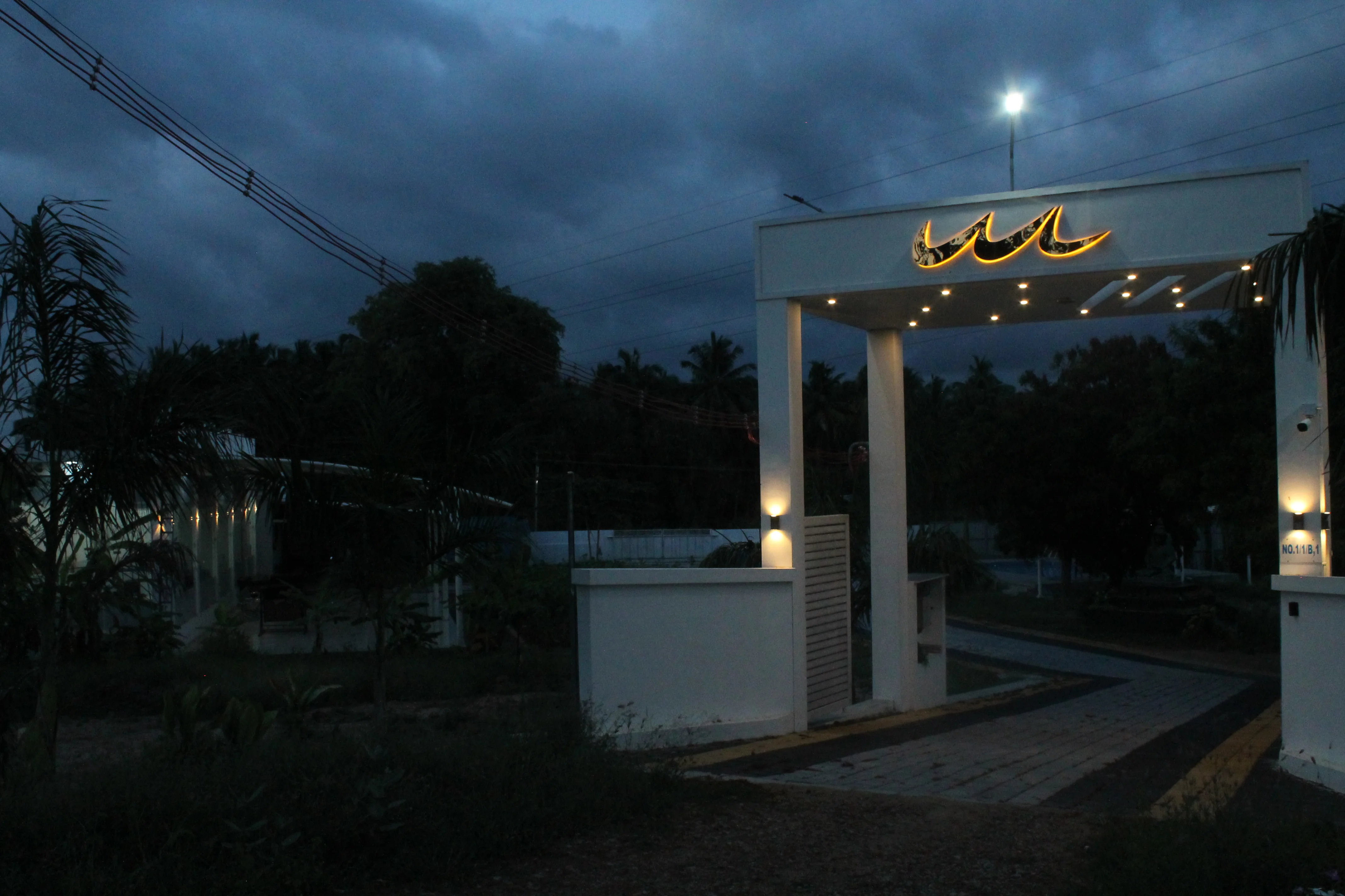 Exterior view of Submitinme SEO and digital marketing office building